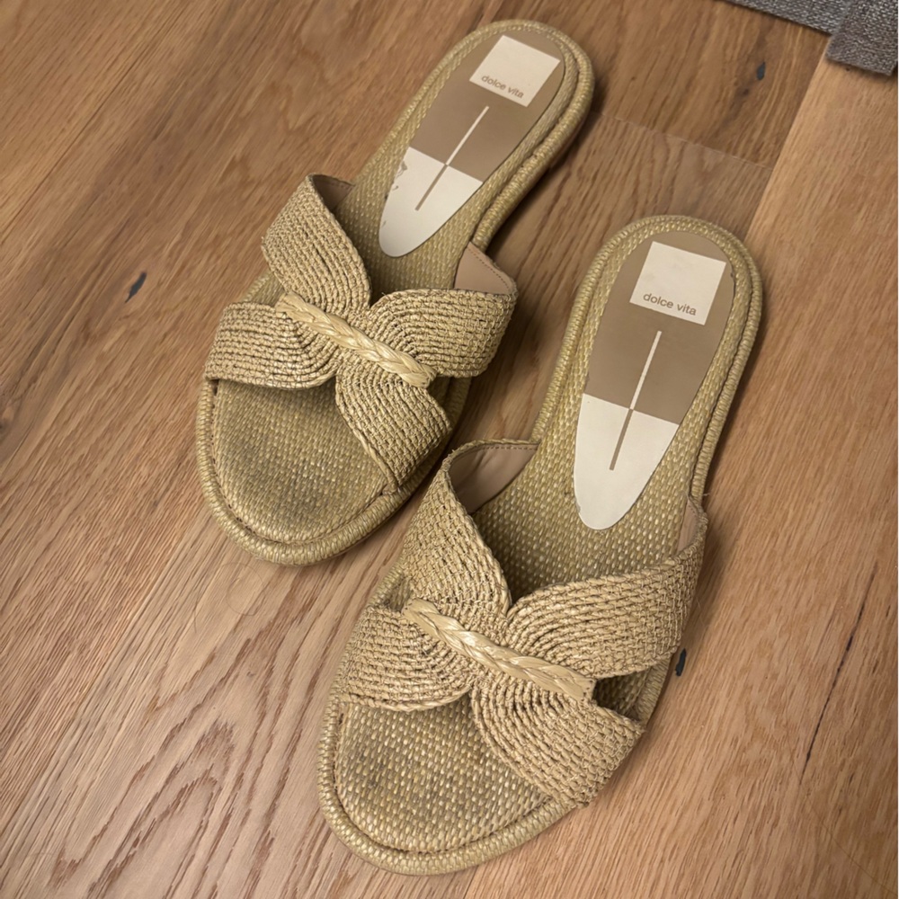 Dolce Vita Women's Woven Sandals - Picture 2 of 5